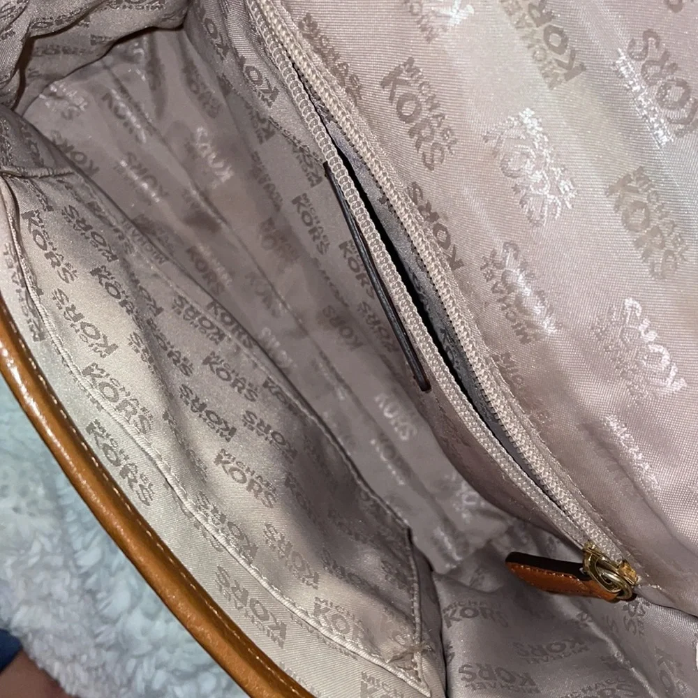 Michael Kors white and brown crossbody‎ - Picture 4 of 9